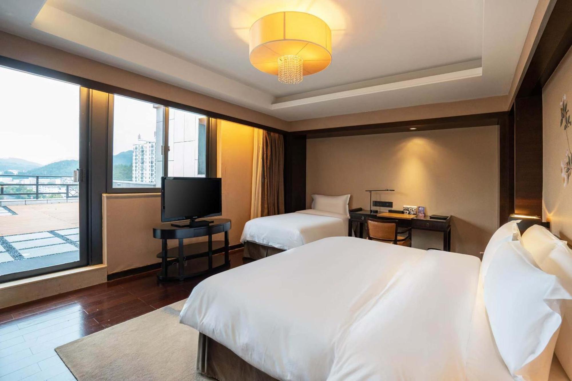 Crowne Plaza Huangshan Yucheng By Ihg Exterior photo